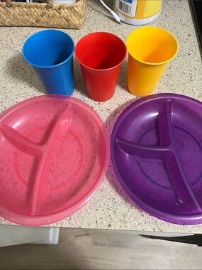 Tupperware Cups & Colorful Divided Kids Plates (plates not Tupperware)